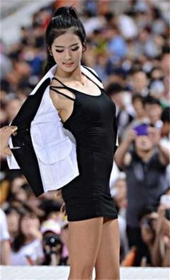 sw公园推婴儿车的是哪部