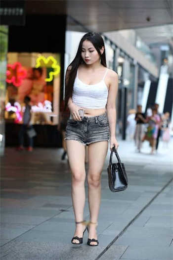 极品网红小兔牙