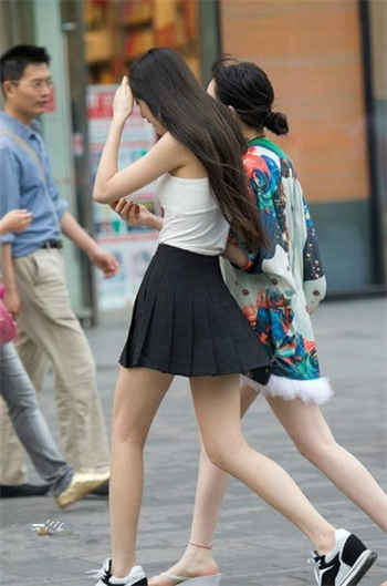 美女拖衣视频一件不剩