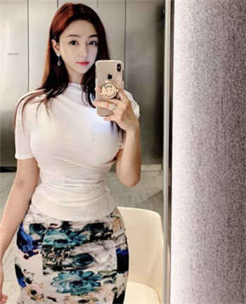 高中毕业聚会麻豆剧董宛