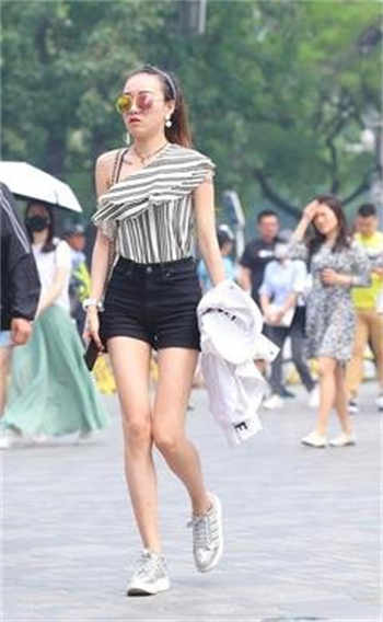 美丽的少年妇