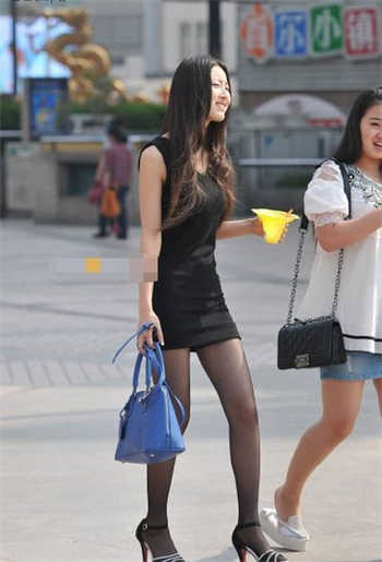 被威胁的兼职女观看
